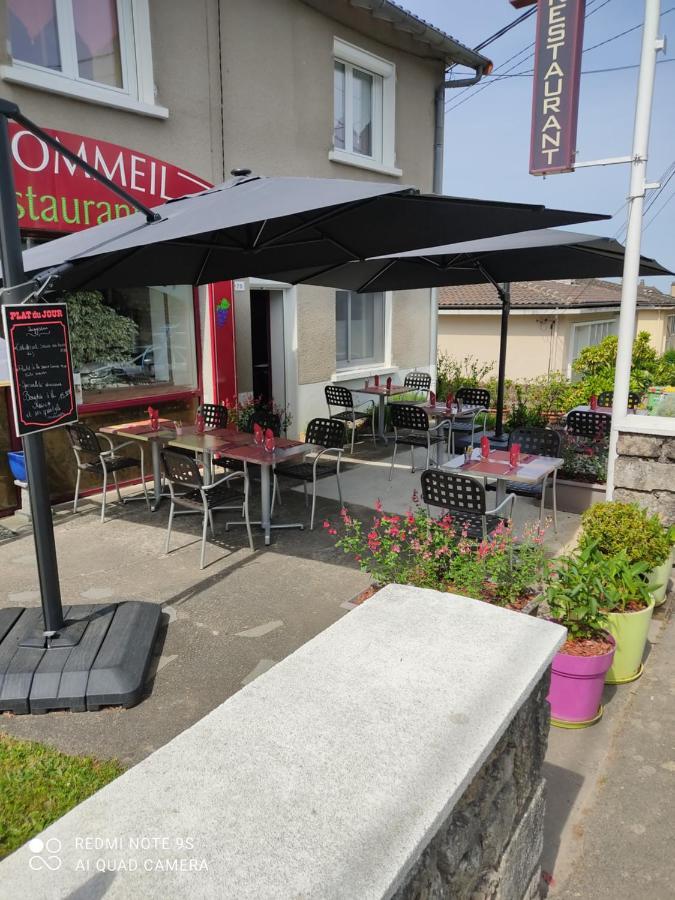 Hotel Le Pommeil Guéret Exterior foto